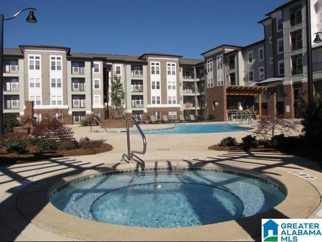 Building Photo - 1840 Oxmoor Rd