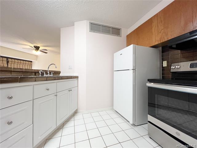 Building Photo - 1088 Bishop St