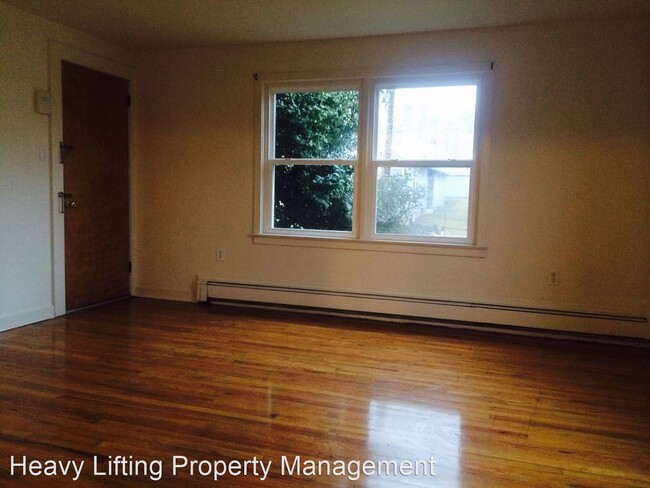 Building Photo - 2513-2515 Woodlawn St