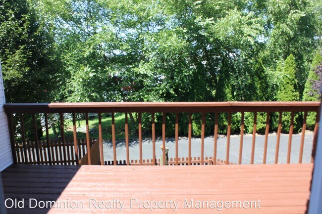 Building Photo - 3 br, 2.5 bath House - 245 Emerald Drive