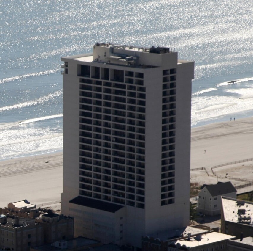 Primary Photo - 3851 Boardwalk