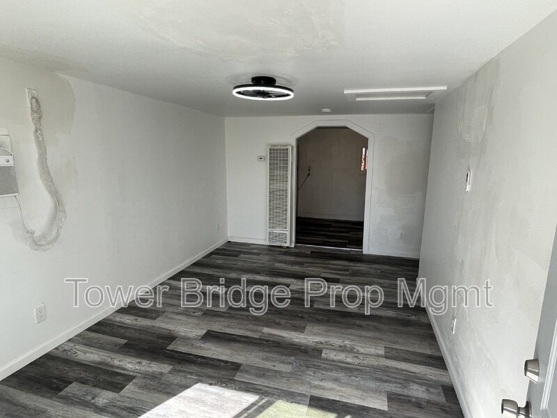 Building Photo - 474 Harding Ave