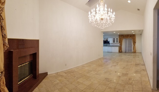 Building Photo - 5185 Garden Grove Ave