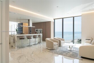 Building Photo - 18501 Collins Ave