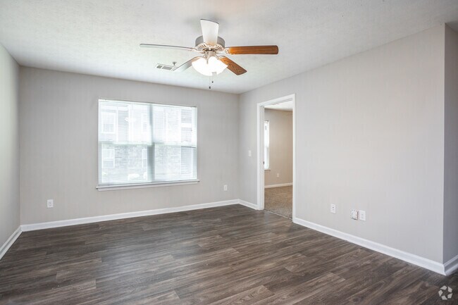LEGENDS 2 BR | 2 BA | 960SF - Living Room - Legends at Armour Avenue