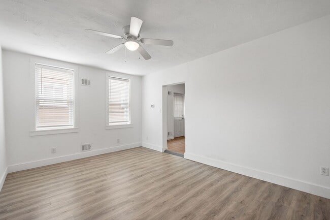 Building Photo - Stunning 3 bed, 2.5 bath home in McKees Rocks available October 1!