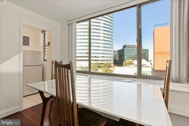 Foto del edificio - 1121 Arlington Blvd