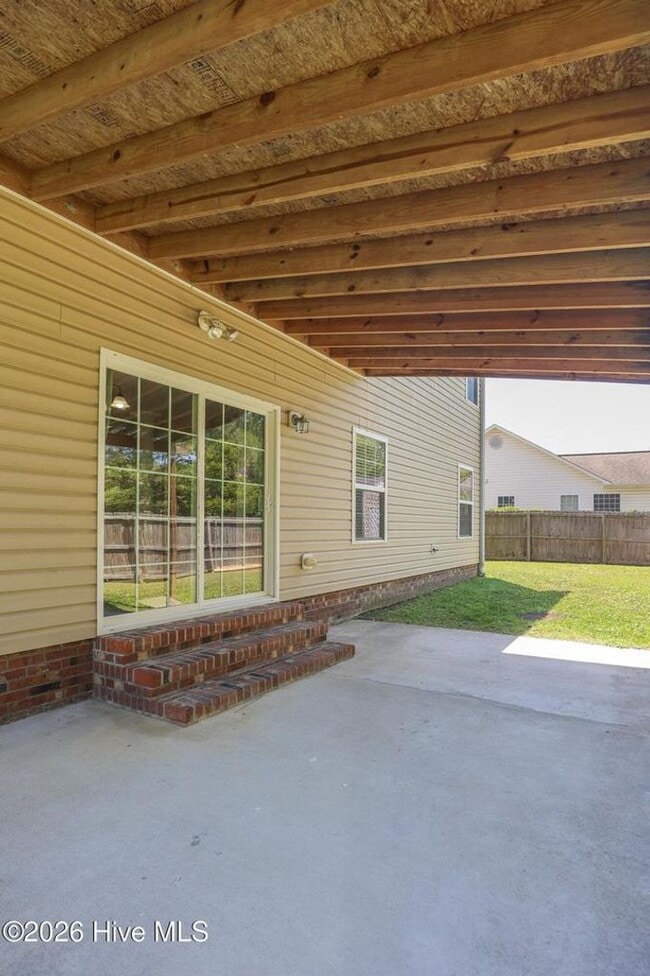 Building Photo - 204 Willoughby Ln