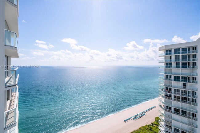 Foto del edificio - 16485 Collins Ave