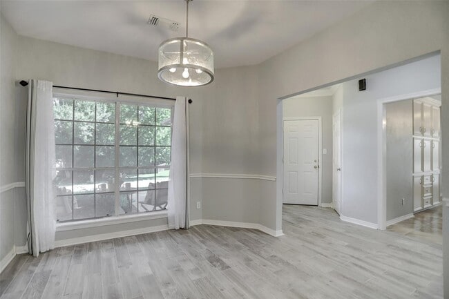 Building Photo - 112 Harbour Town Dr