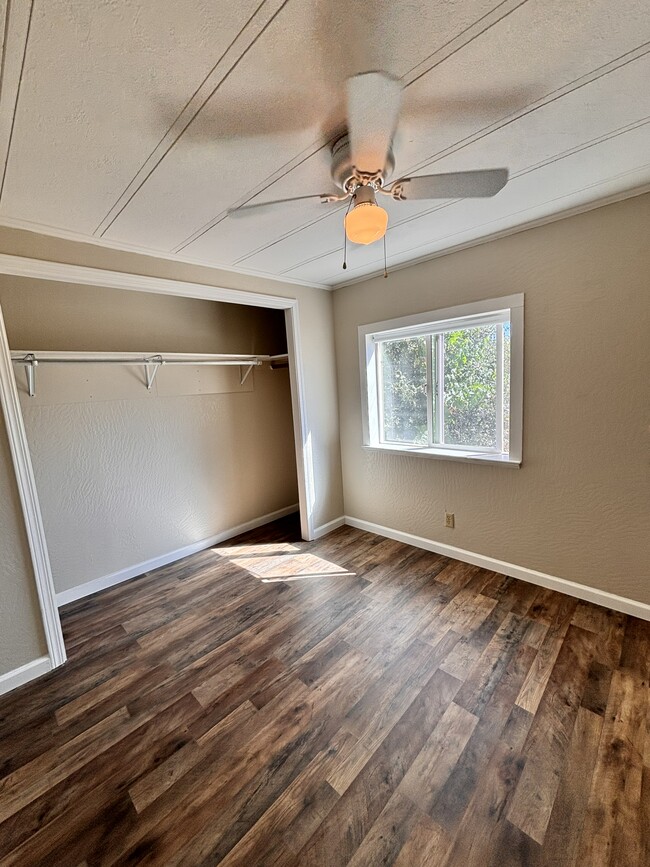 Building Photo - 17600 Campbells Flat Rd