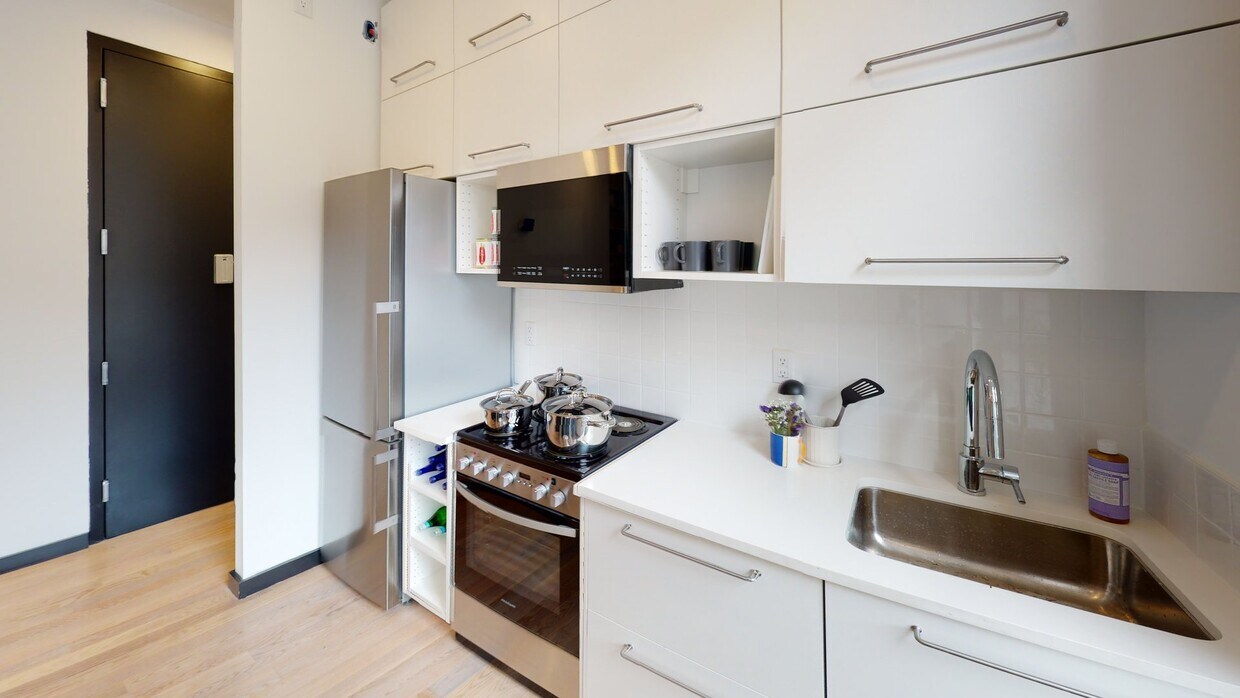 Photo - Room in Shared 7.0 bed/5 bath home