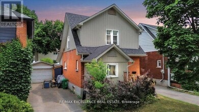 Building Photo - 626 Downie St