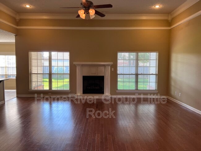 Building Photo - 419 Merril Dr