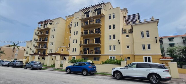 Foto del edificio - 322 Madeira Ave