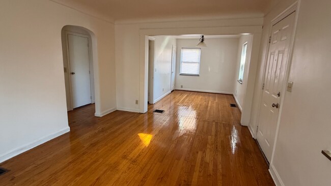 Building Photo - 6439 Elbrook Ave