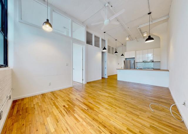 Building Photo - 3 bedroom in Brooklyn NY 11206