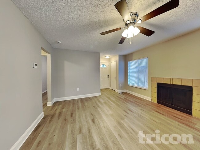 Building Photo - 1455 Marigold Dr
