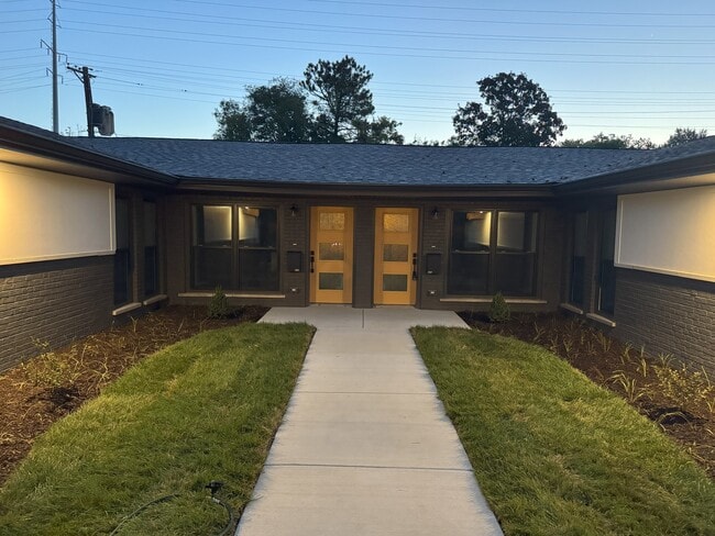 Building Photo - 820 Francis Pl