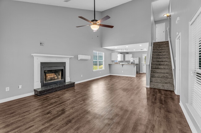 Building Photo - 68 Summer Oaks Dr