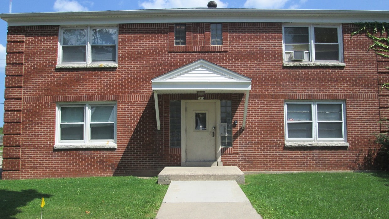 Front - 3920 N 6th St