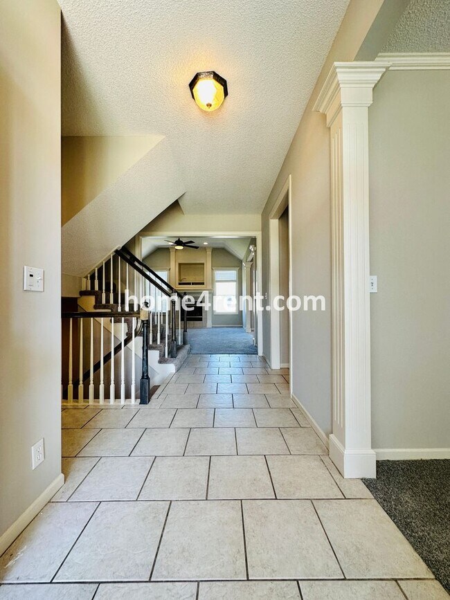 Building Photo - First Floor Primary Bedroom, Stainless Ste...