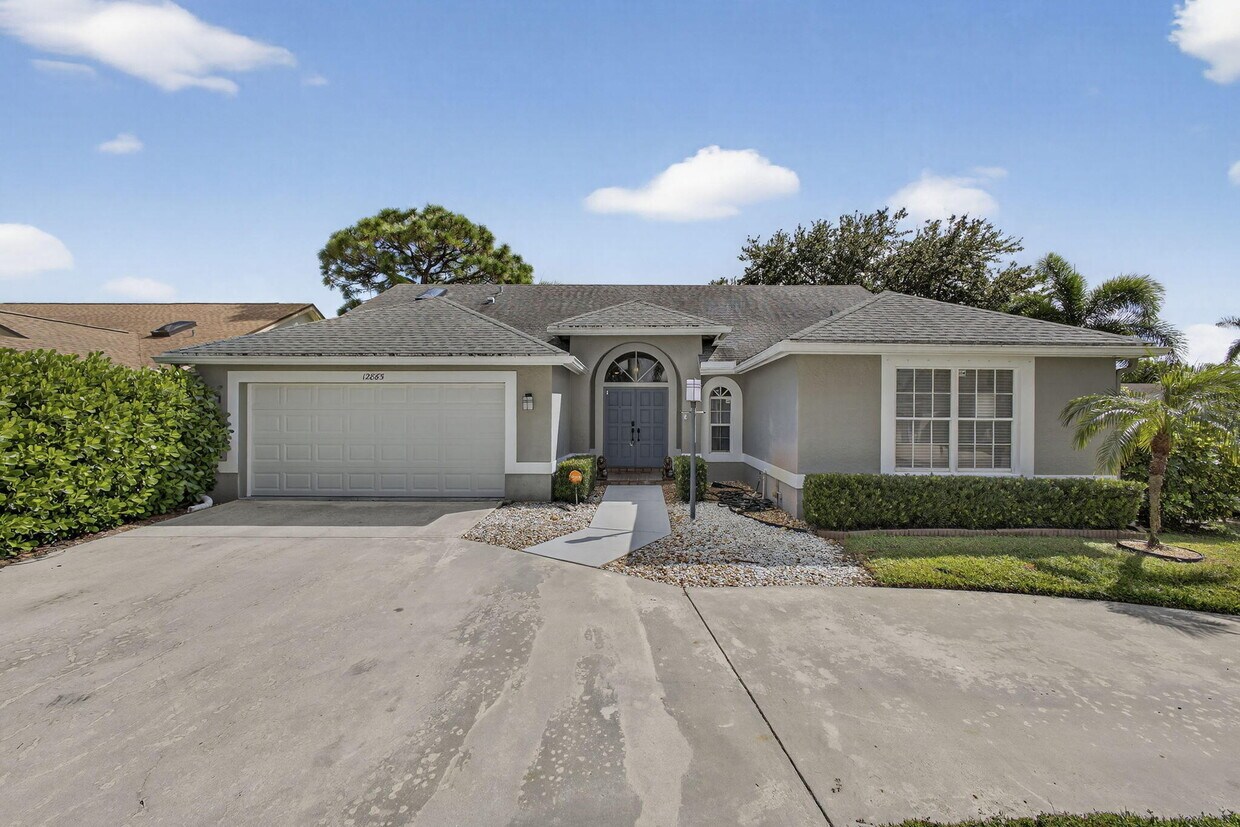 Foto principal - 12865 Meadowbend Dr