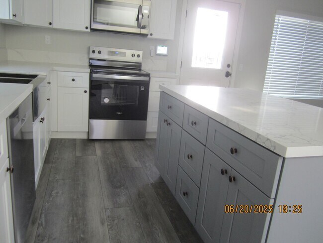 Building Photo - BRAND NEW HOME