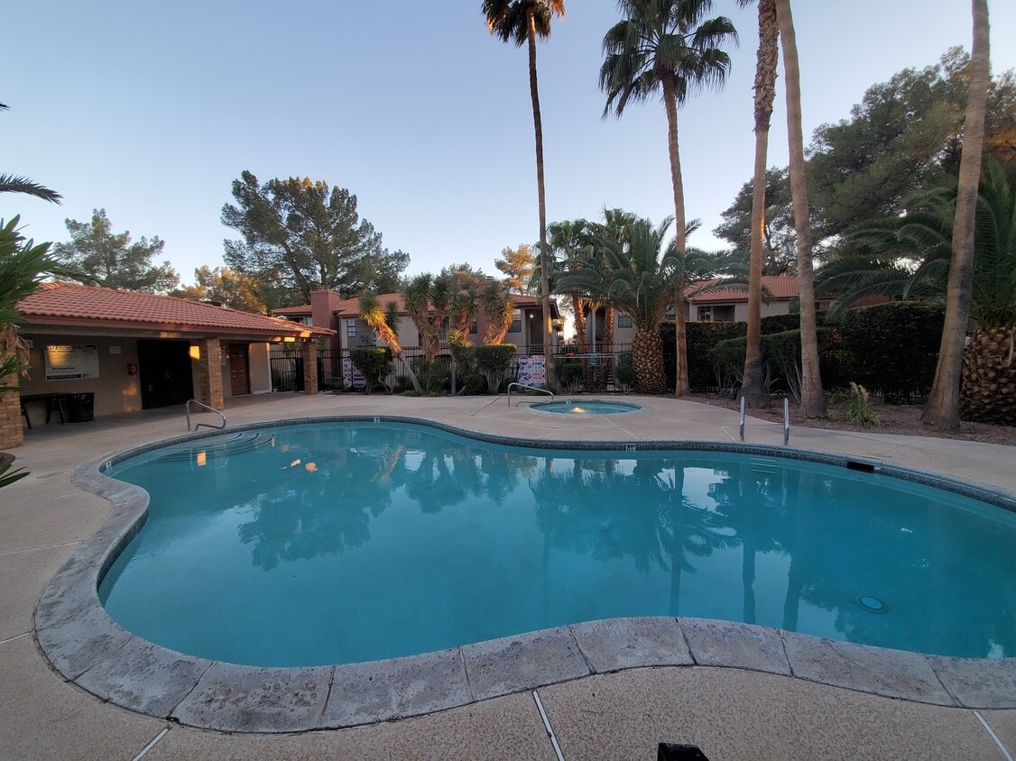 5576 W Rochelle Ave Unit 13D, Las Vegas, NV 89103 Condo for Rent in