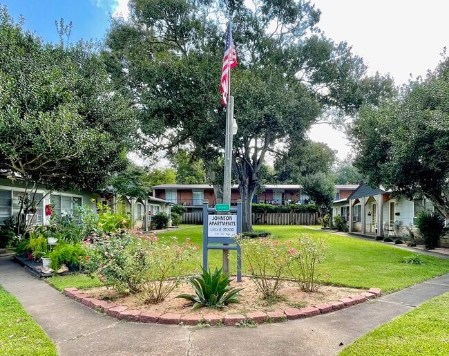 1301 S Hood St Unit 14, Alvin, TX 77511 Apartments in Alvin, TX