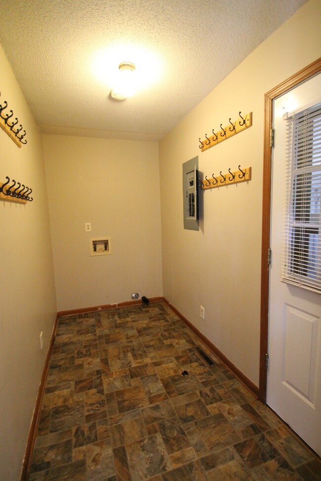 Building Photo - Exclusively Offered by Muse Realty, LLC