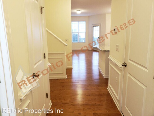 Building Photo - 3 br, 2.5 bath House - 604 Briarcliff Street