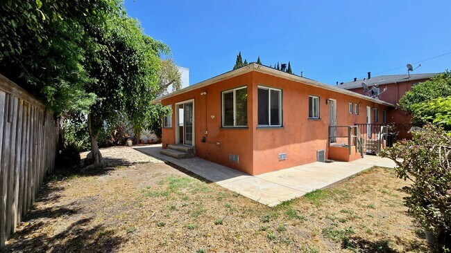 Building Photo - 3241 S Pacific Ave