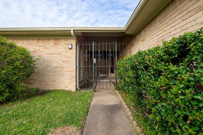Building Photo - 7310 Westbranch Dr