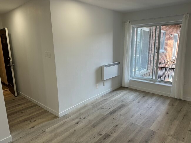 Building Photo - 5051 rue Berri