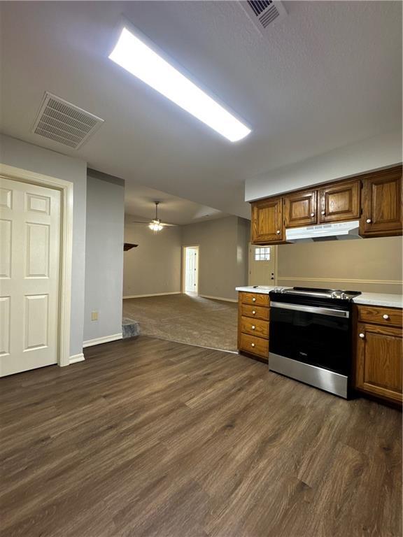 Foto del edificio - 3341 E Wyman Rd