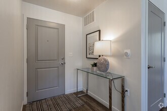 2BR, 2BA - Temperate - Axio 8400