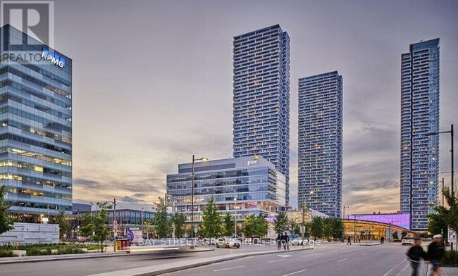 Building Photo - 950 Portage Pkwy