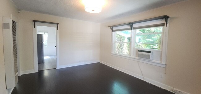 Building Photo - 1526 N Ave 47