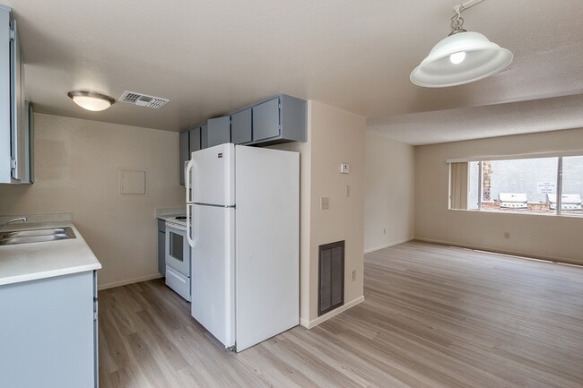 Foto del edificio - 1320 S Hardy Dr