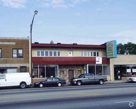 Building Photo - 5710-5714 S Pulaski Rd