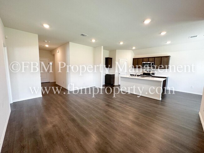 Building Photo - 264 Thoroughbred St
