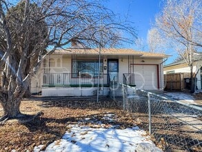 Building Photo - 618 Prospect Lake Dr