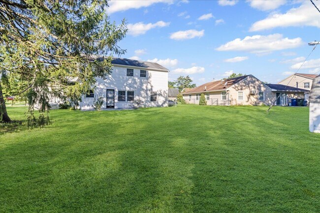 Building Photo - 114 Millbrook Dr