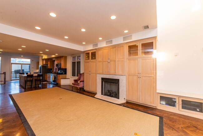 Foto del edificio - 1422 W Barry Ave