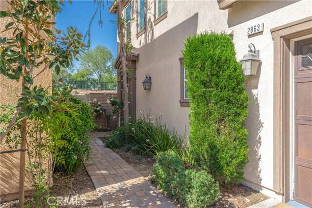Building Photo - 2863 E Via Terrano