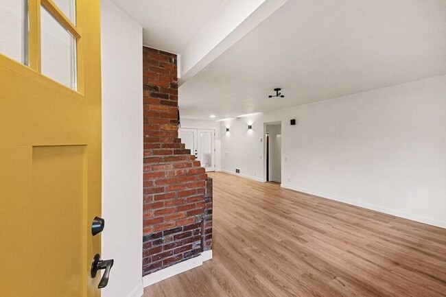 Foto del edificio - 2658 35th Ave W