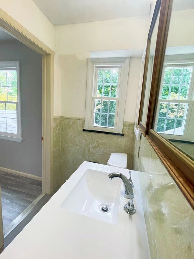 Building Photo - 309 Dorchester Rd