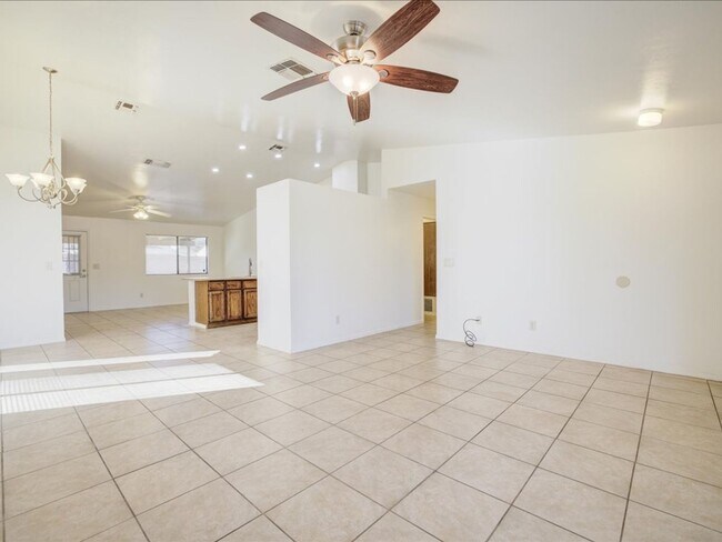 Building Photo - 4 Bedroom, 2 Bath