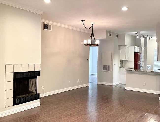Building Photo - 2450 Wickersham Ln
